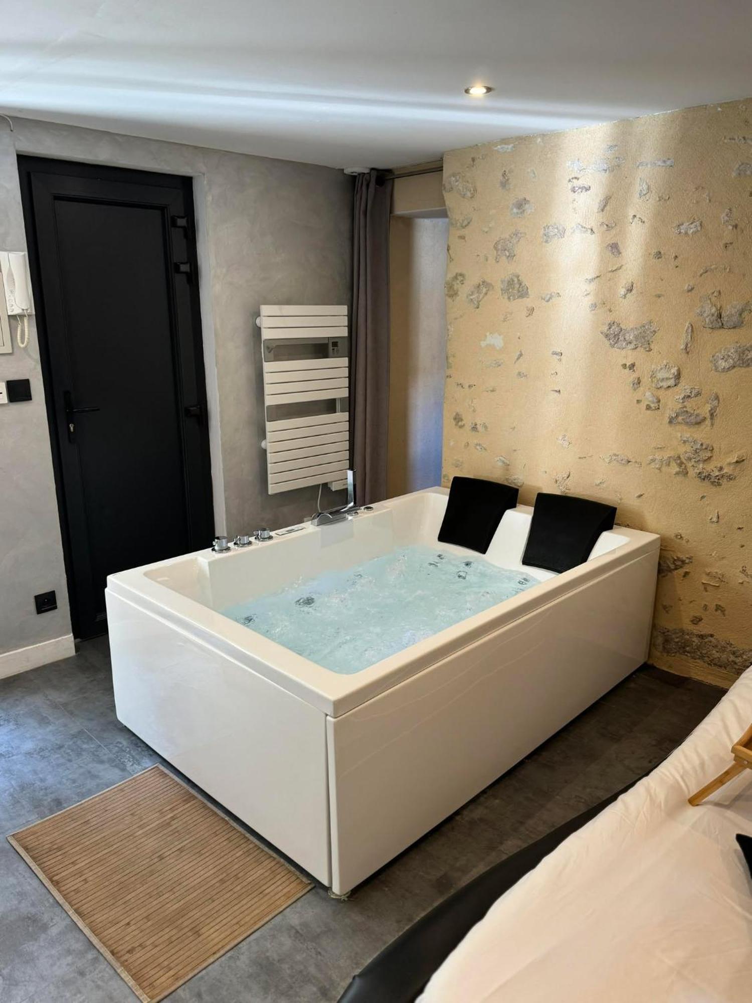 Love Queen Spa Detente Blois Eksteriør bilde