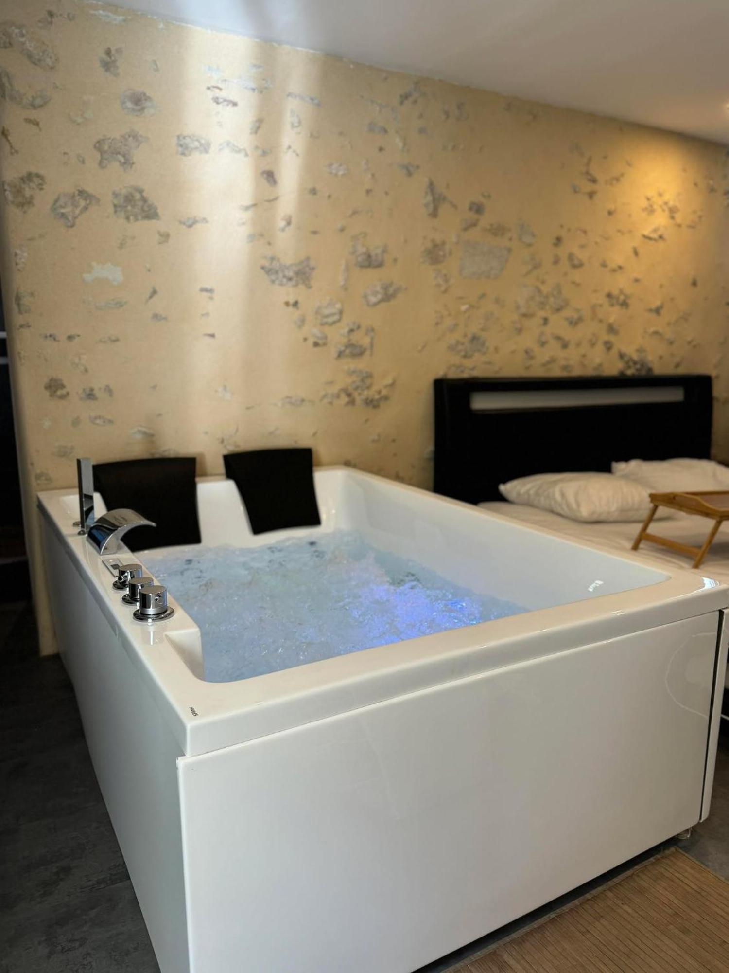Love Queen Spa Detente Blois Eksteriør bilde
